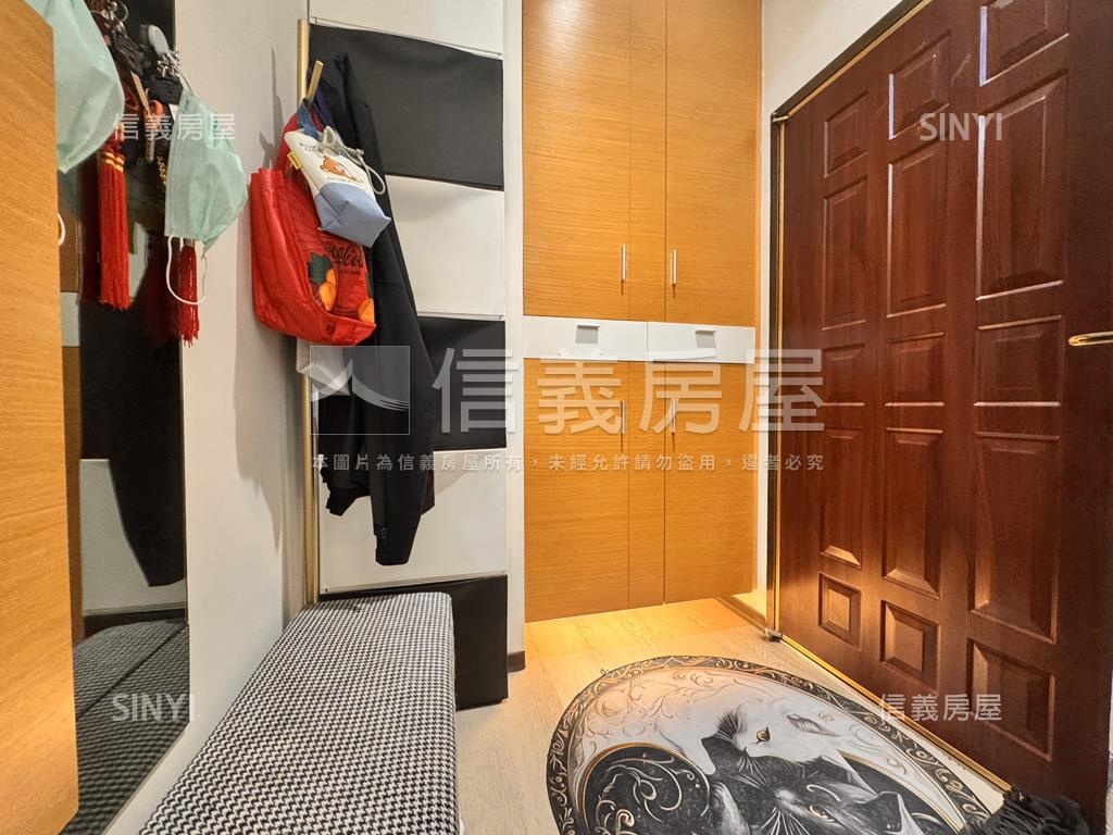 新埔捷雙景鋼骨美兩房車位房屋室內格局與周邊環境