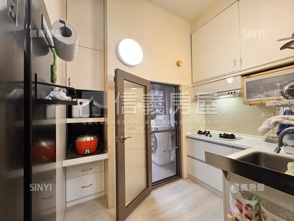 新埔捷雙景鋼骨美兩房車位房屋室內格局與周邊環境