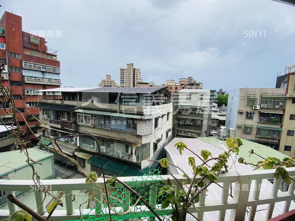 堅信萬年青華廈稀有套房房屋室內格局與周邊環境