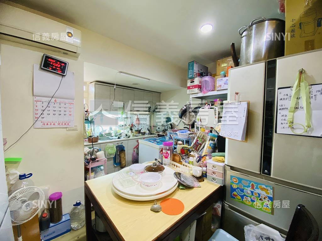 堅信萬年青華廈稀有套房房屋室內格局與周邊環境