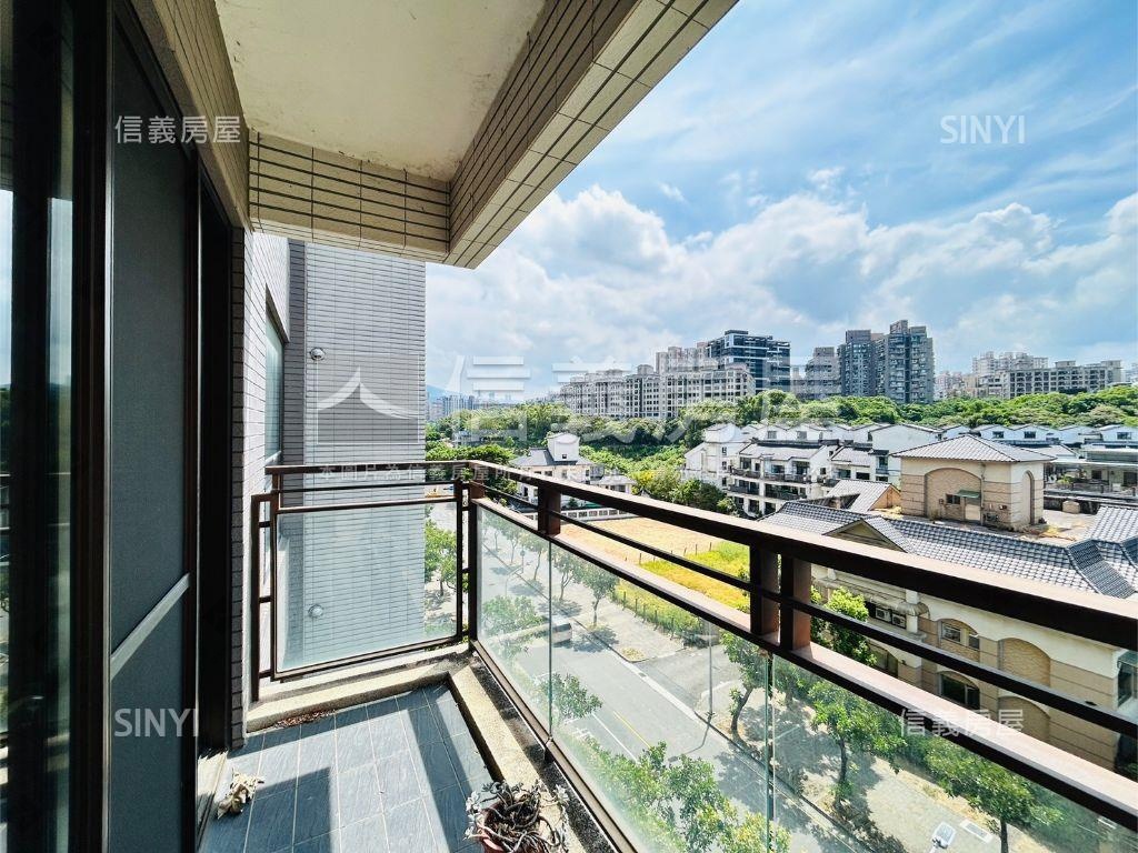 陽光滿屋，三房嘉年華房屋室內格局與周邊環境