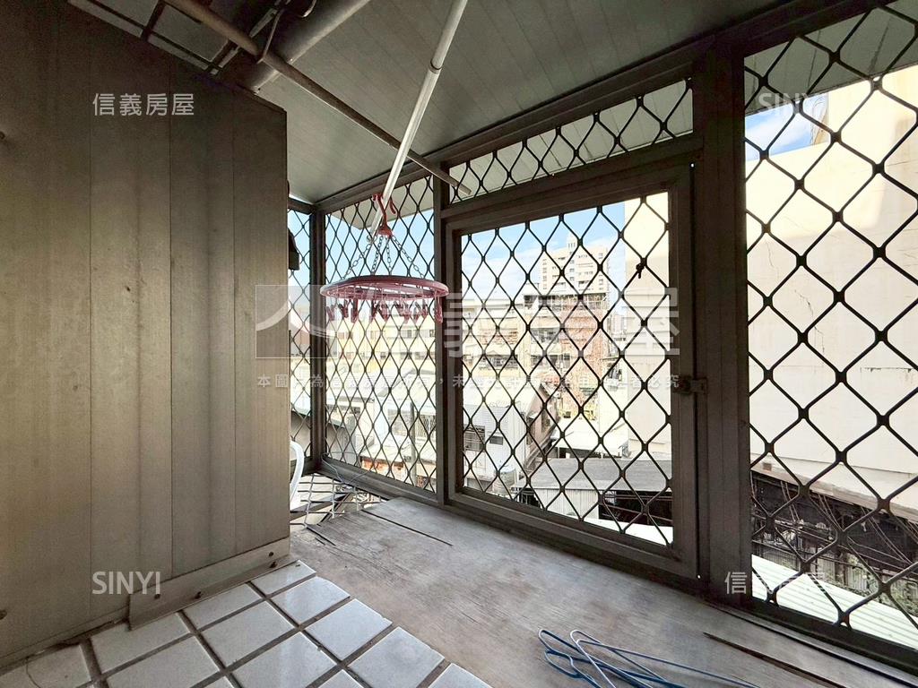 近中國醫商圈１５套金雞母房屋室內格局與周邊環境