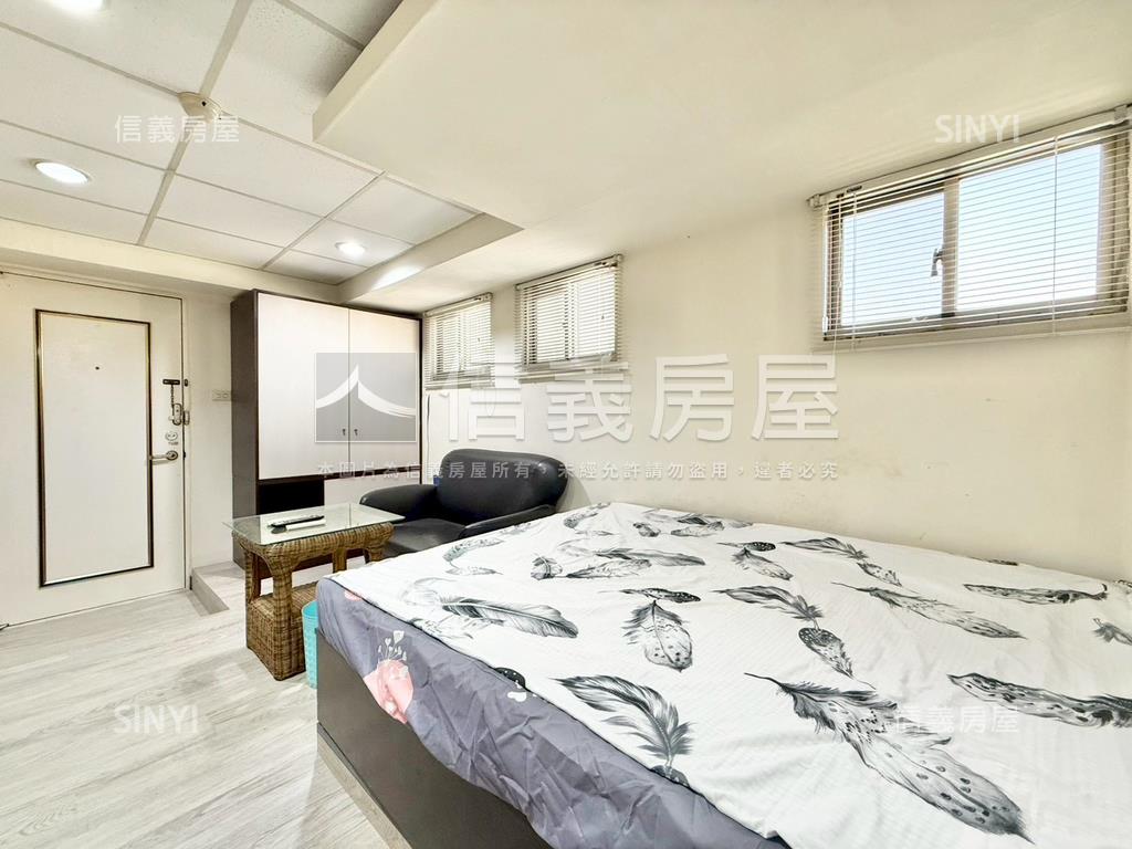 近中國醫商圈１５套金雞母房屋室內格局與周邊環境
