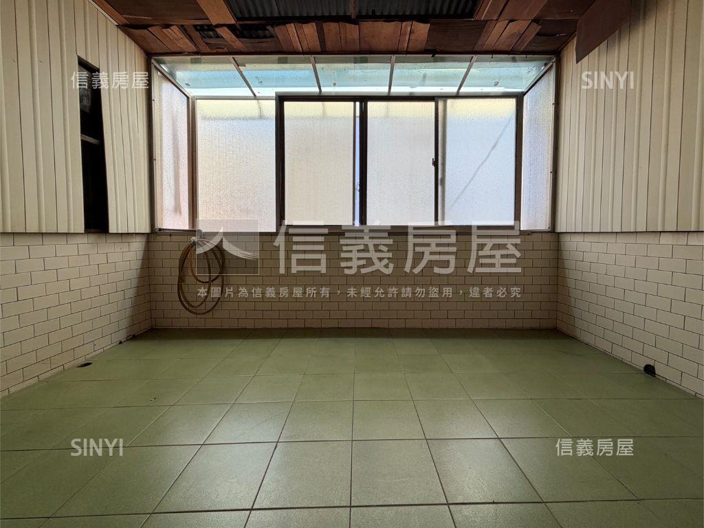 光影流轉｜溫馨採光透天房屋室內格局與周邊環境