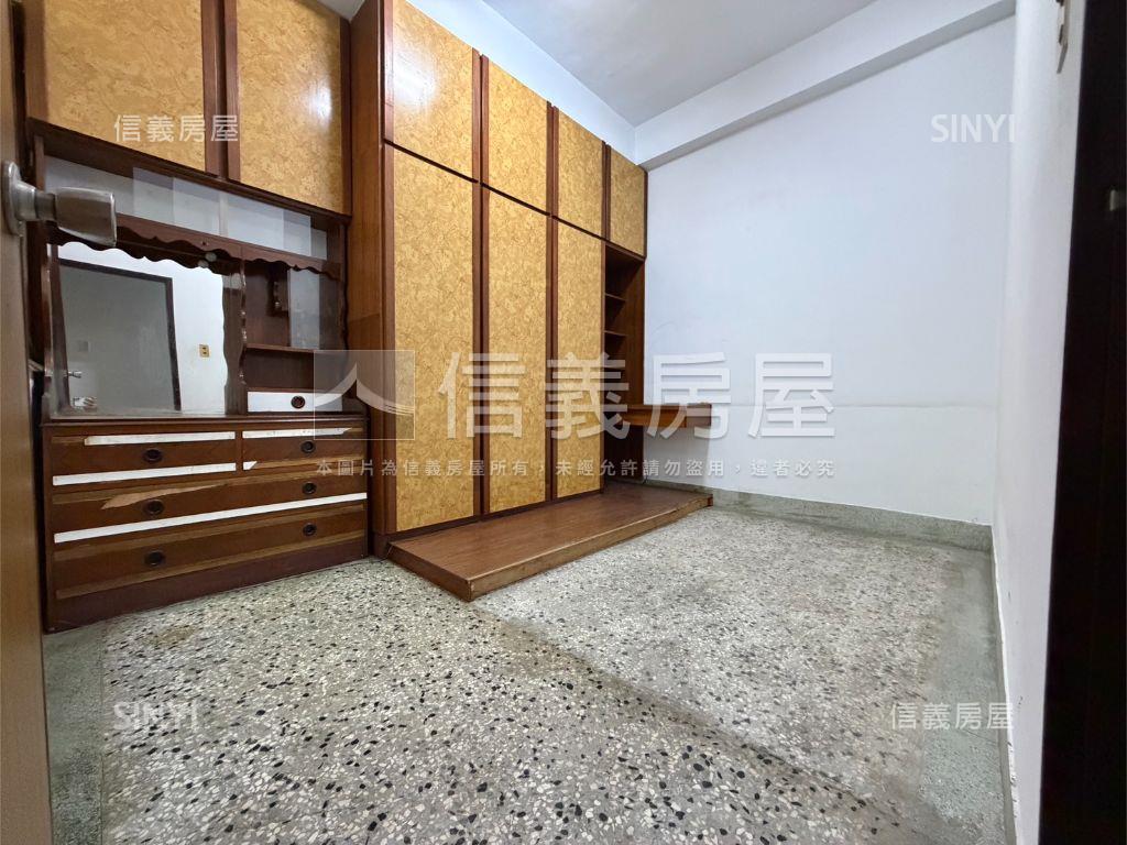 光影流轉｜溫馨採光透天房屋室內格局與周邊環境