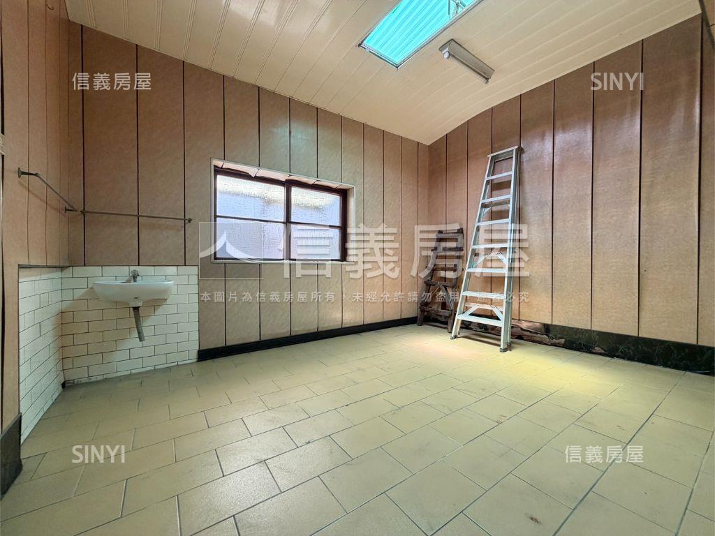 光影流轉｜溫馨採光透天房屋室內格局與周邊環境