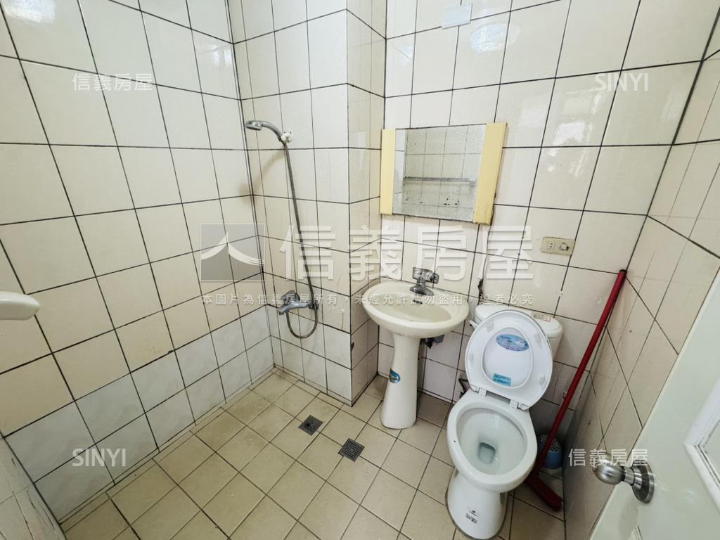 厚生新紀元房屋室內格局與周邊環境