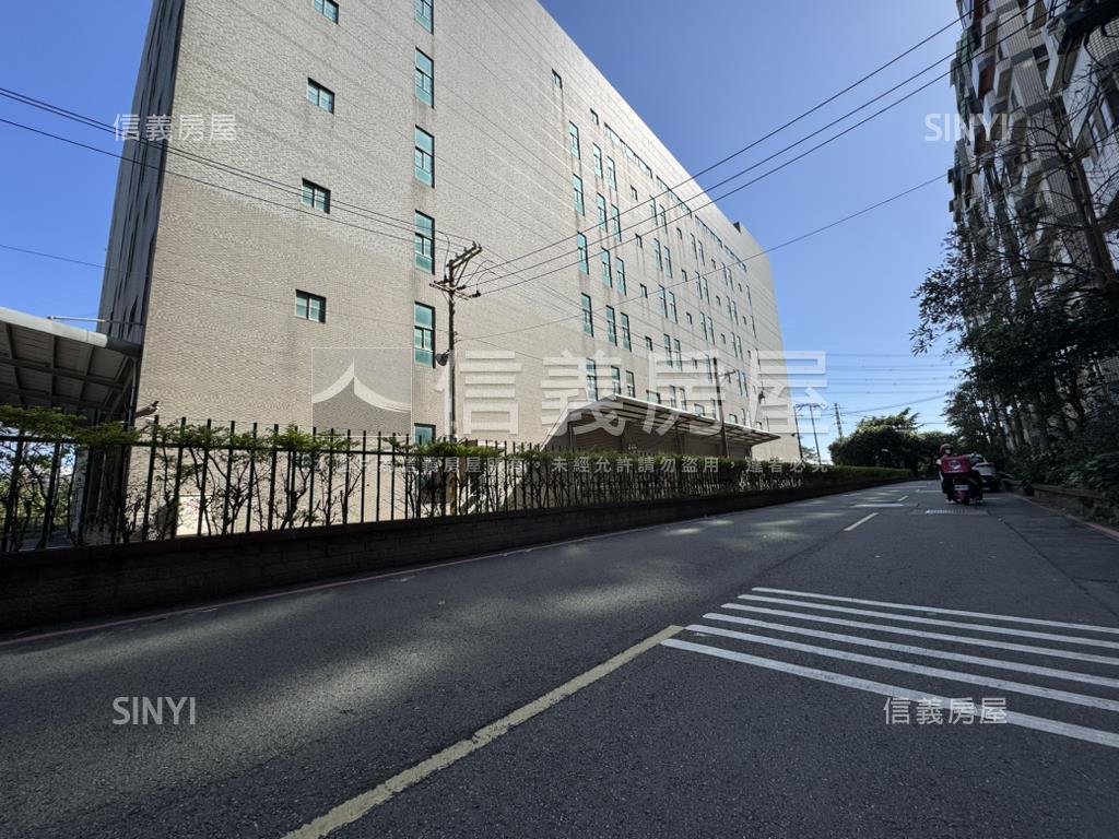 厚生新紀元房屋室內格局與周邊環境