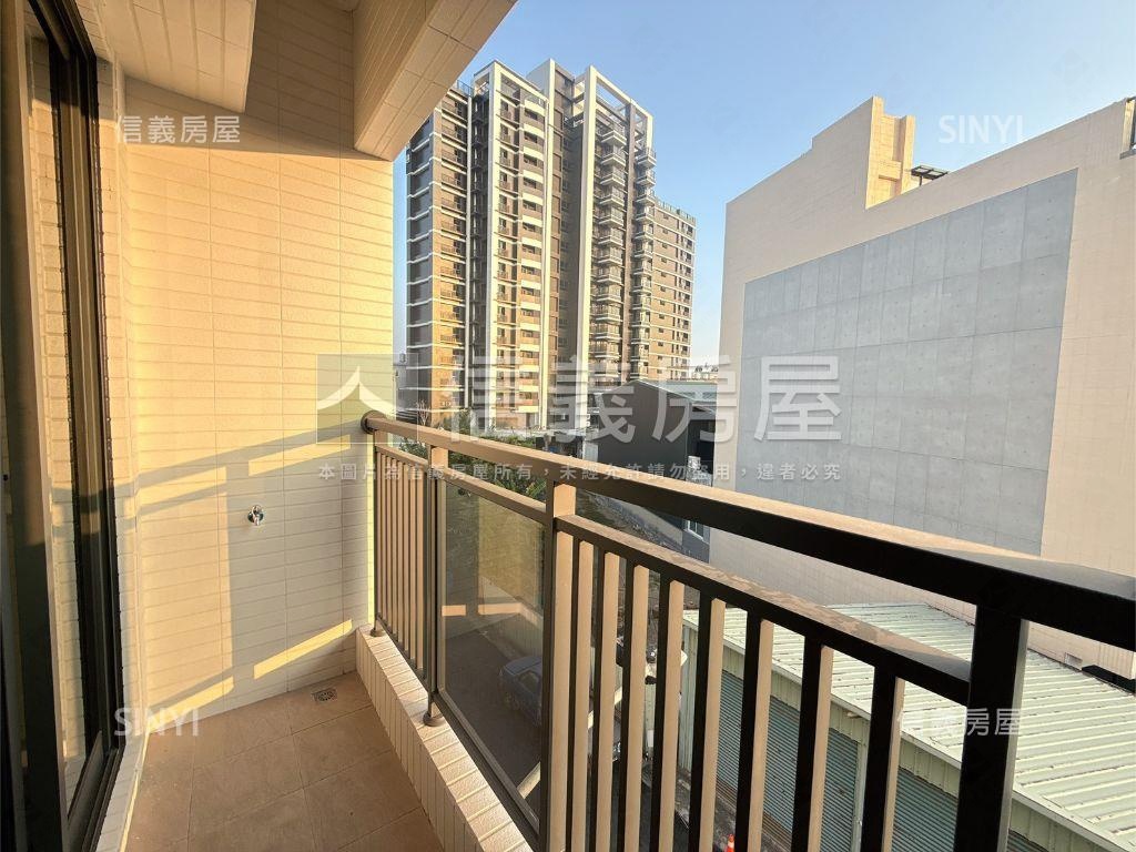 近台積電ｔ新加坡式三房Ⅱ房屋室內格局與周邊環境