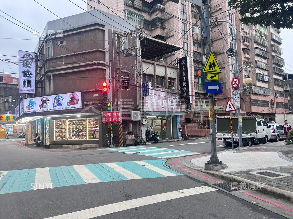 民安路稀有雙店面房屋室內格局與周邊環境