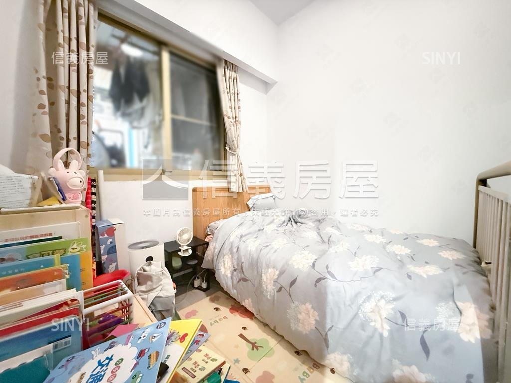 上城現代風格高樓三房房屋室內格局與周邊環境