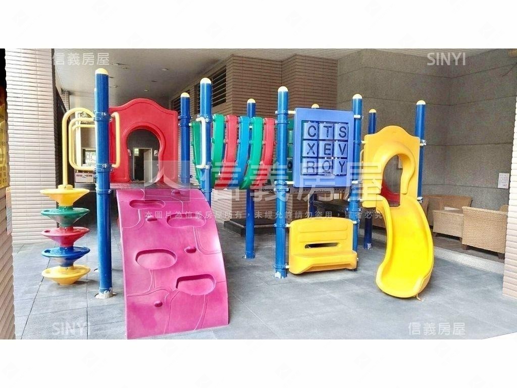 上城現代風格高樓三房房屋室內格局與周邊環境