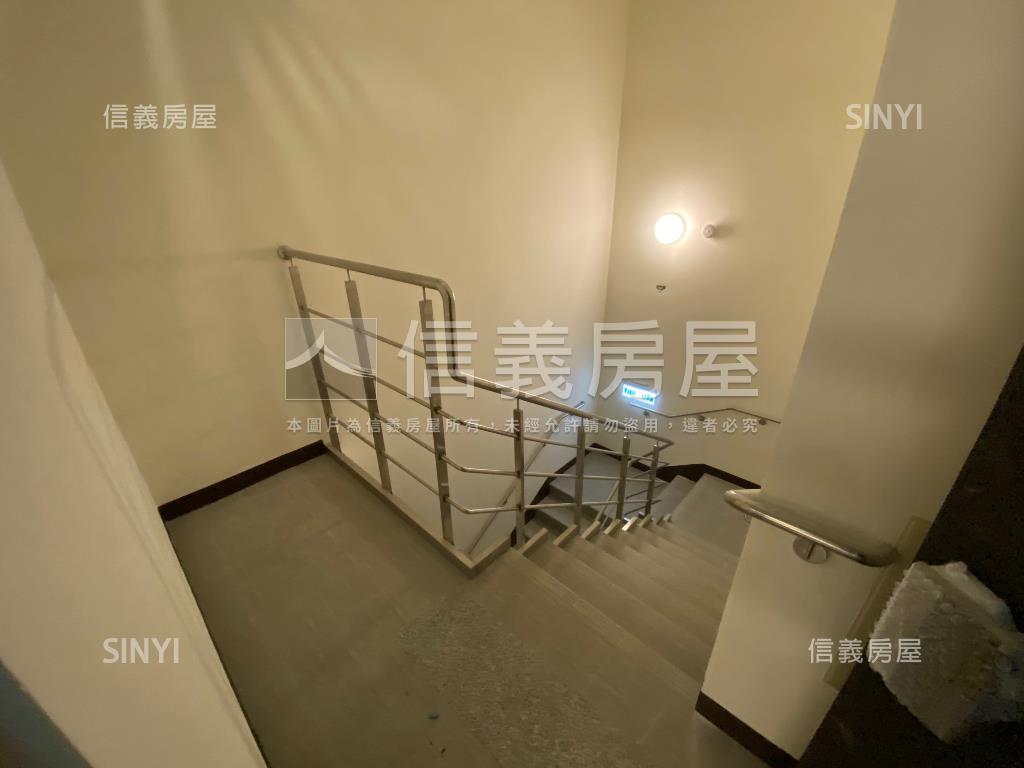 雪梨公寓。面公園綠地房屋室內格局與周邊環境