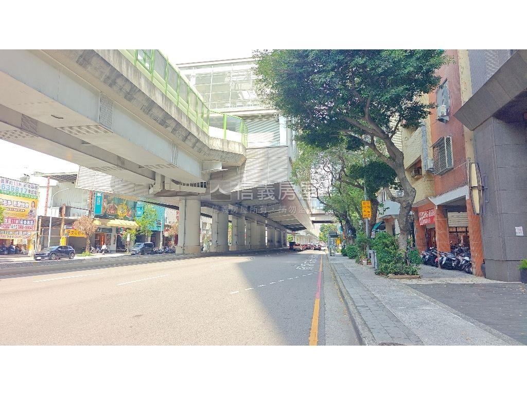 帥近捷運站四房平車品味房房屋室內格局與周邊環境