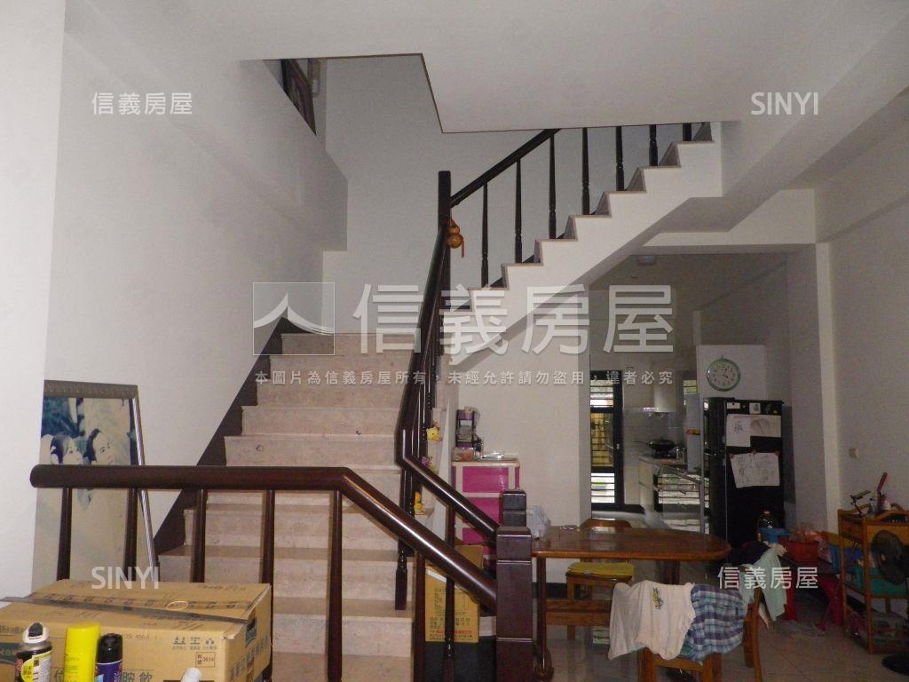 內埔南華路旁車墅房屋室內格局與周邊環境