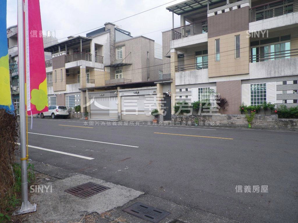 內埔南華路旁車墅房屋室內格局與周邊環境