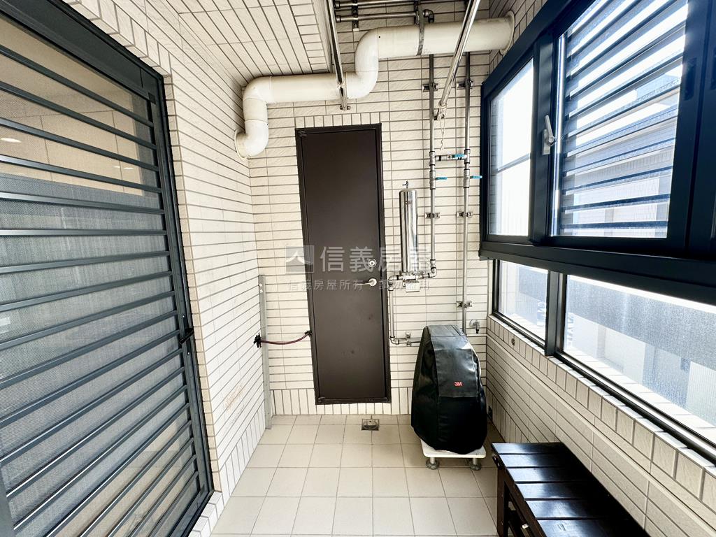 榮總高樓層景觀雙Ｂ１平車房屋室內格局與周邊環境