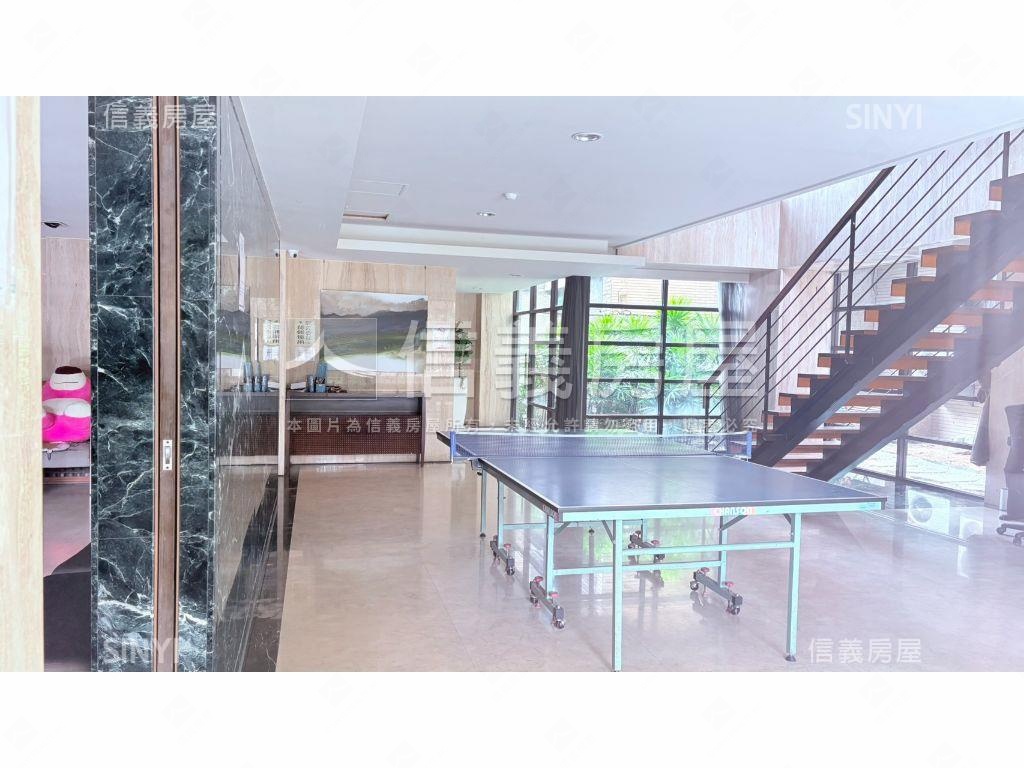 鴻觀十力美四房雙車位房屋室內格局與周邊環境