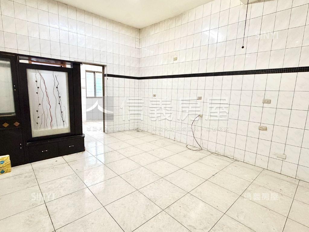 中華社區稀有正路透天房屋室內格局與周邊環境