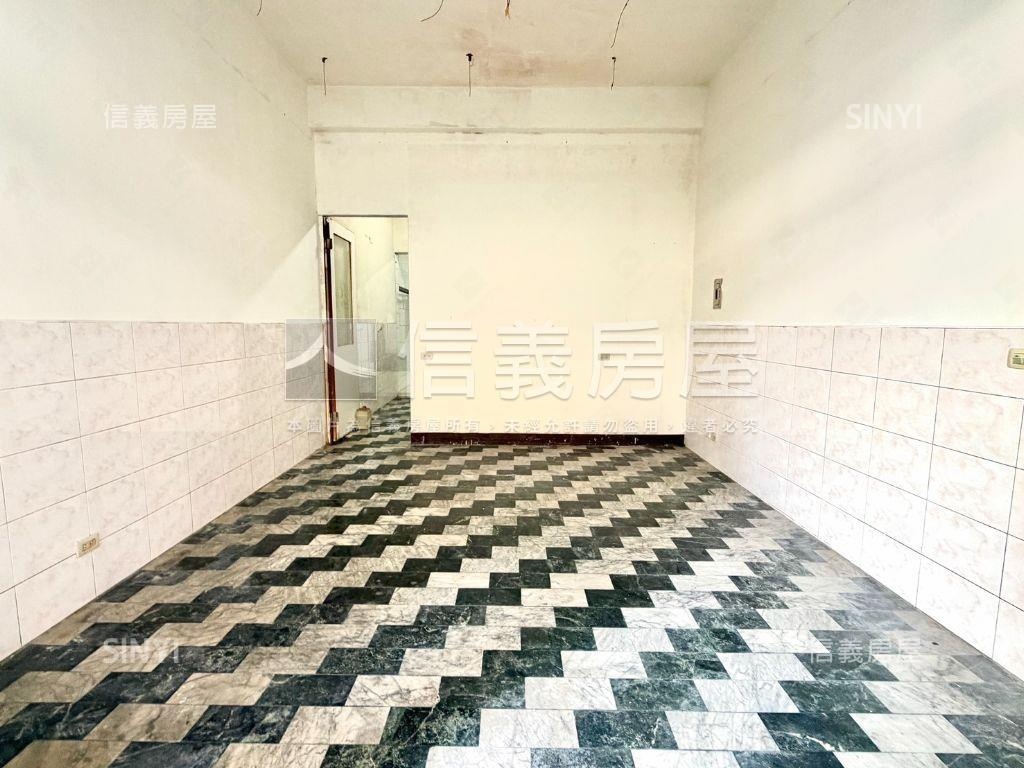 中華社區稀有正路透天房屋室內格局與周邊環境