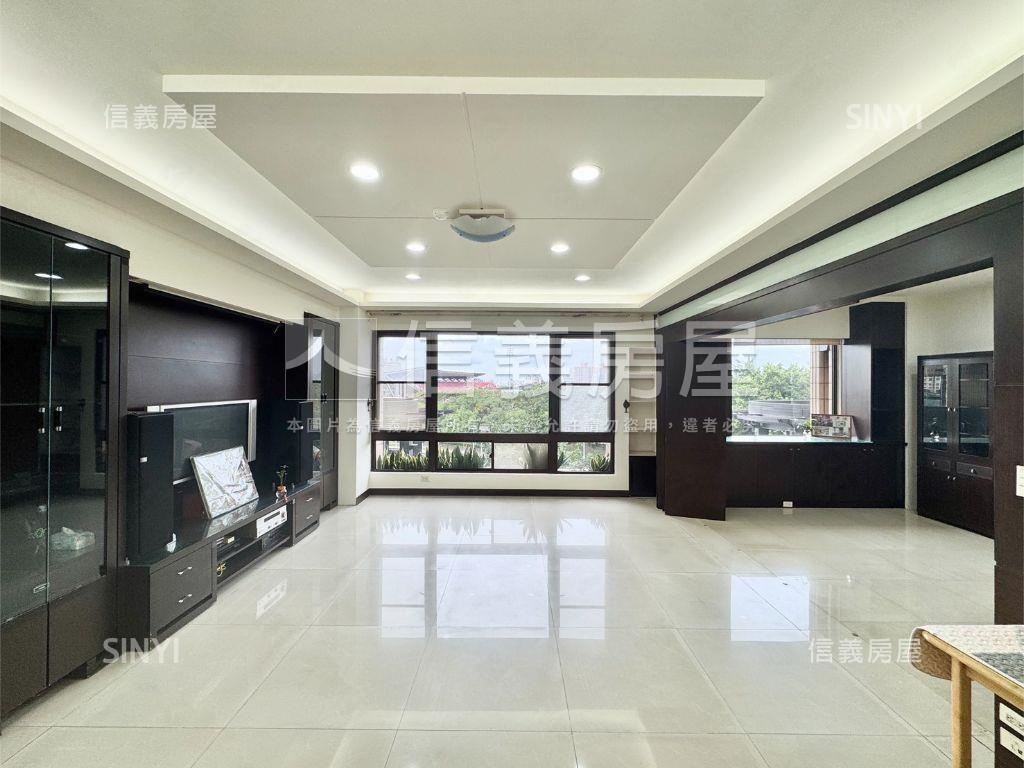 富廣樹梢視野四房雙平車位房屋室內格局與周邊環境