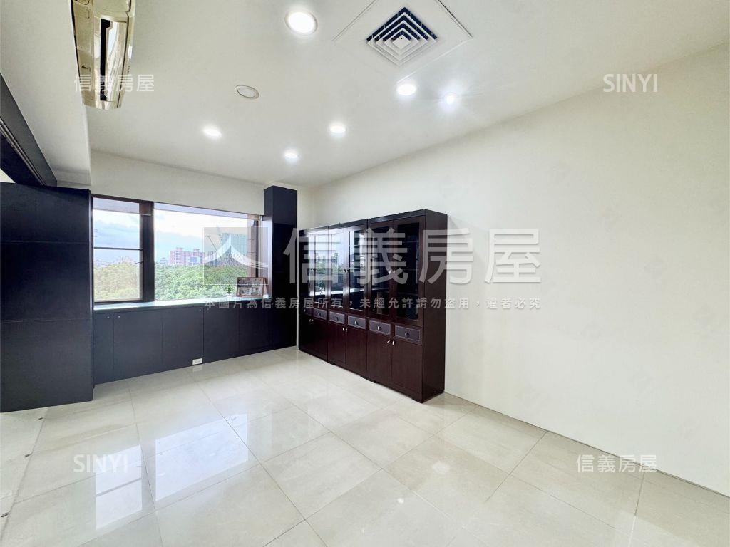 富廣樹梢視野四房雙平車位房屋室內格局與周邊環境