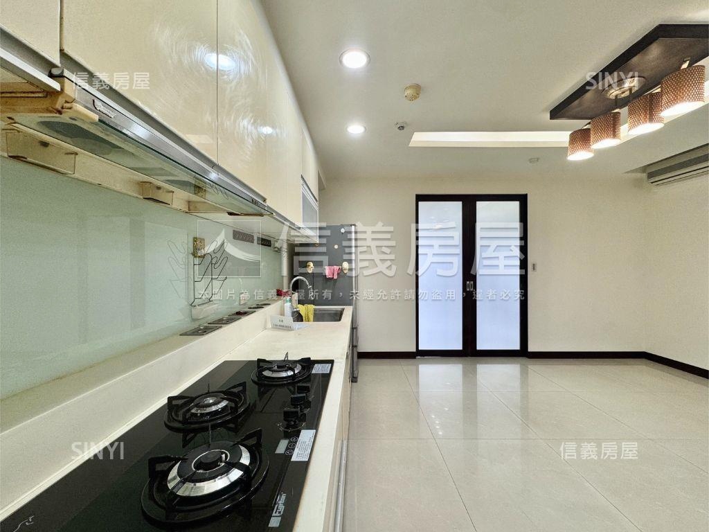 富廣樹梢視野四房雙平車位房屋室內格局與周邊環境