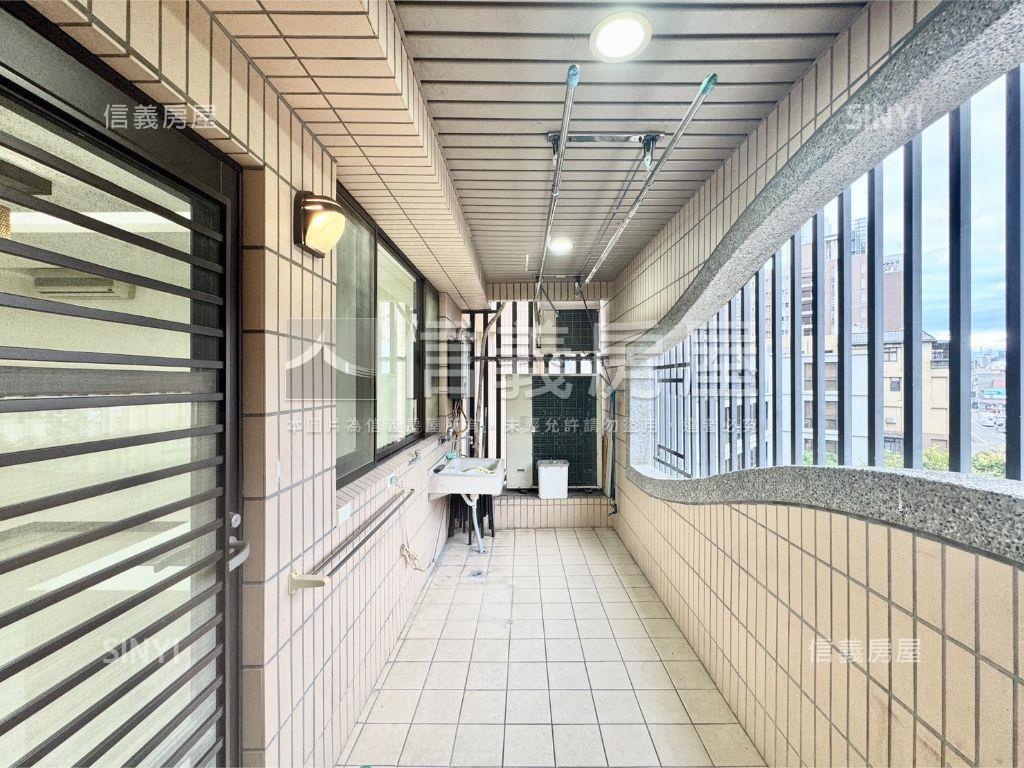 富廣樹梢視野四房雙平車位房屋室內格局與周邊環境