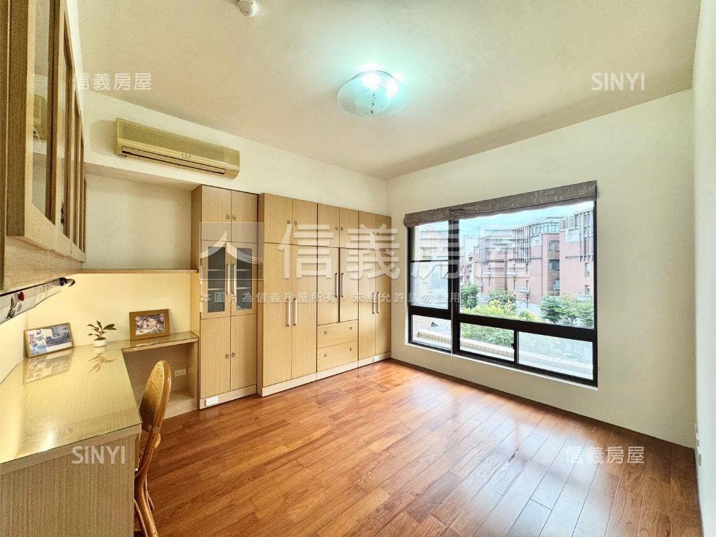 富廣樹梢視野四房雙平車位房屋室內格局與周邊環境