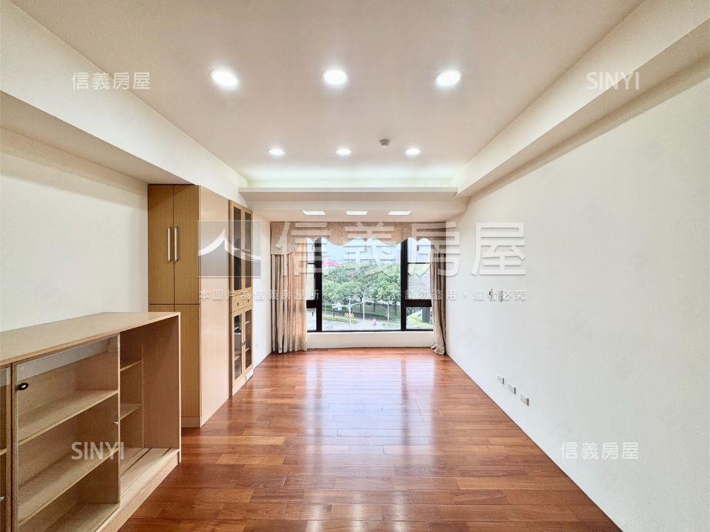 富廣樹梢視野四房雙平車位房屋室內格局與周邊環境