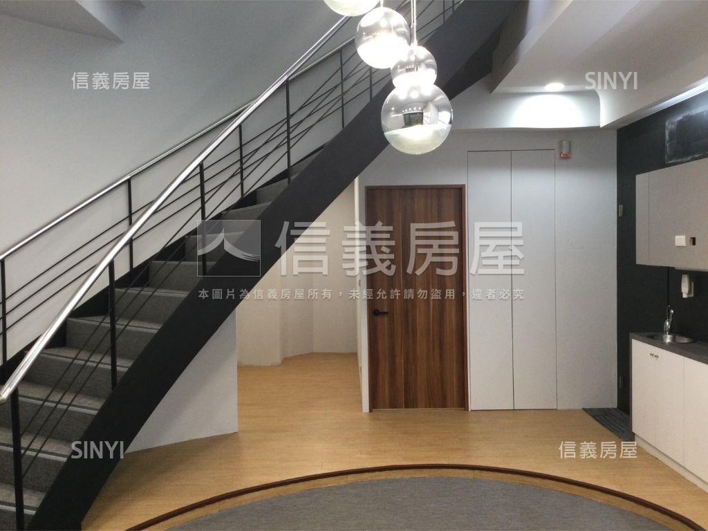 六張犁站旁１，２樓店面房屋室內格局與周邊環境