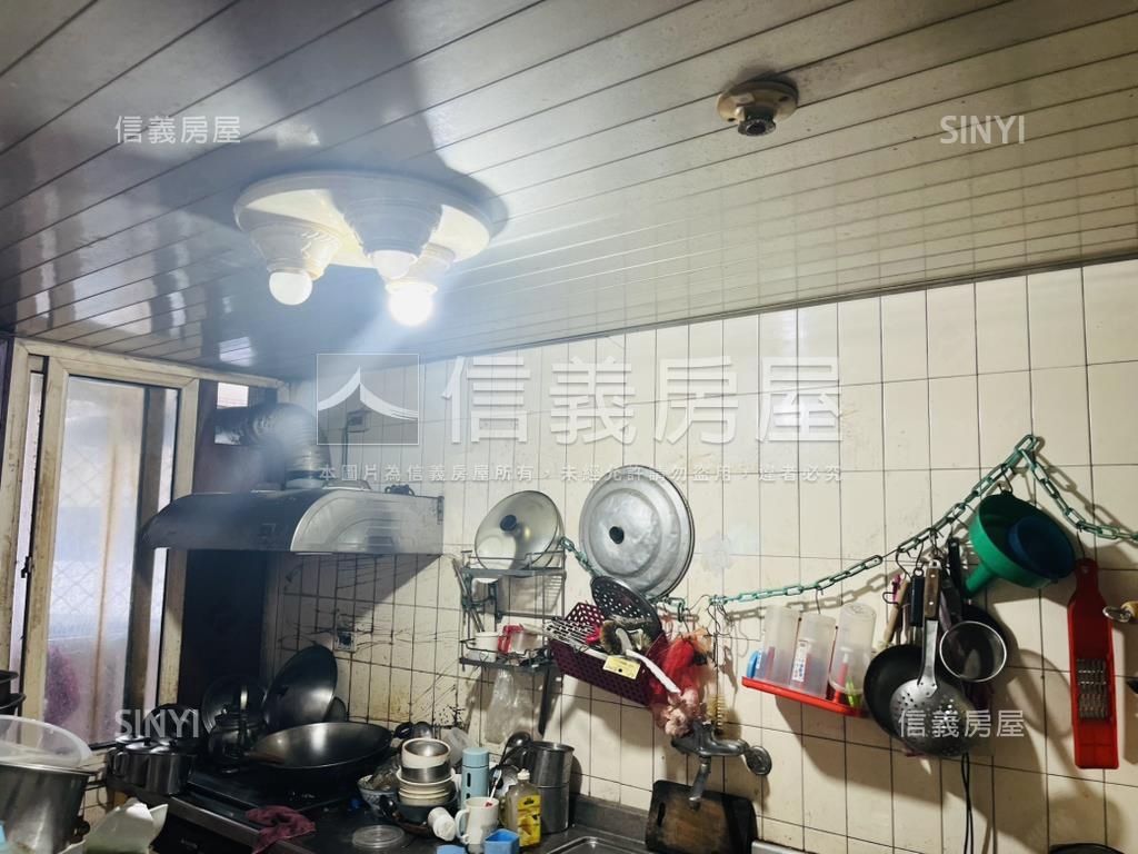巨蛋成功大廈房屋室內格局與周邊環境