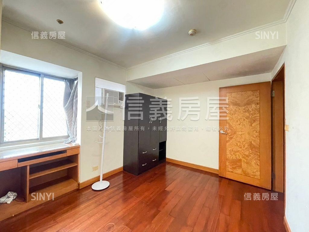 近捷運大業學區三房附車位房屋室內格局與周邊環境
