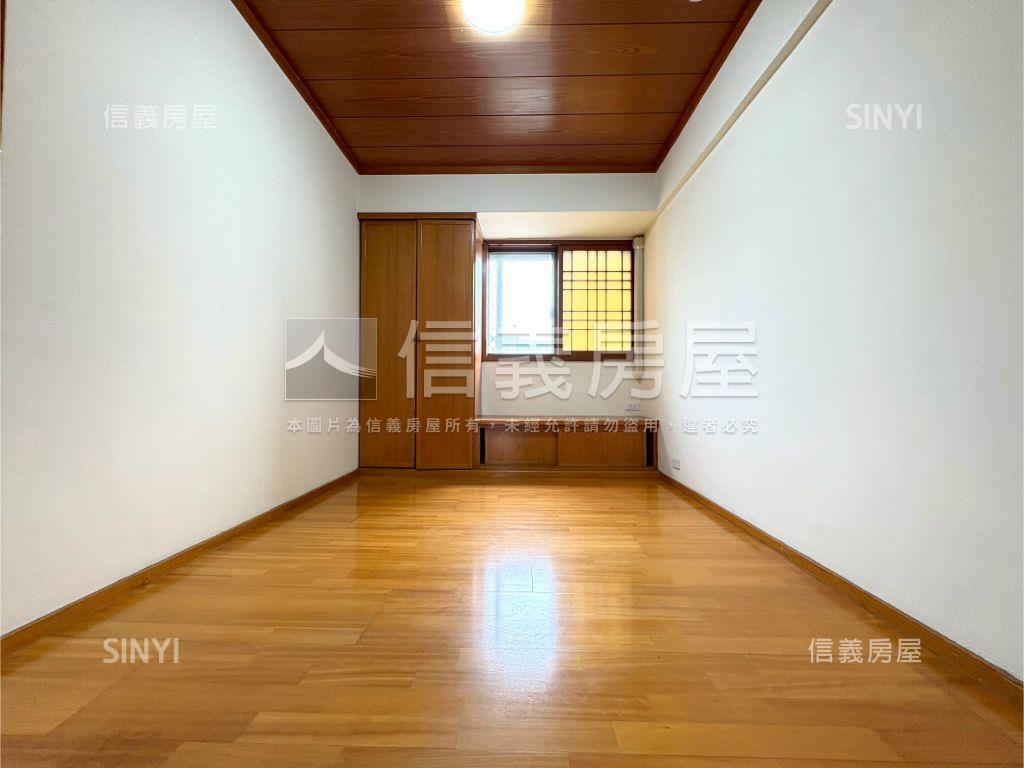 儷景雙星，私藏三房平車房屋室內格局與周邊環境
