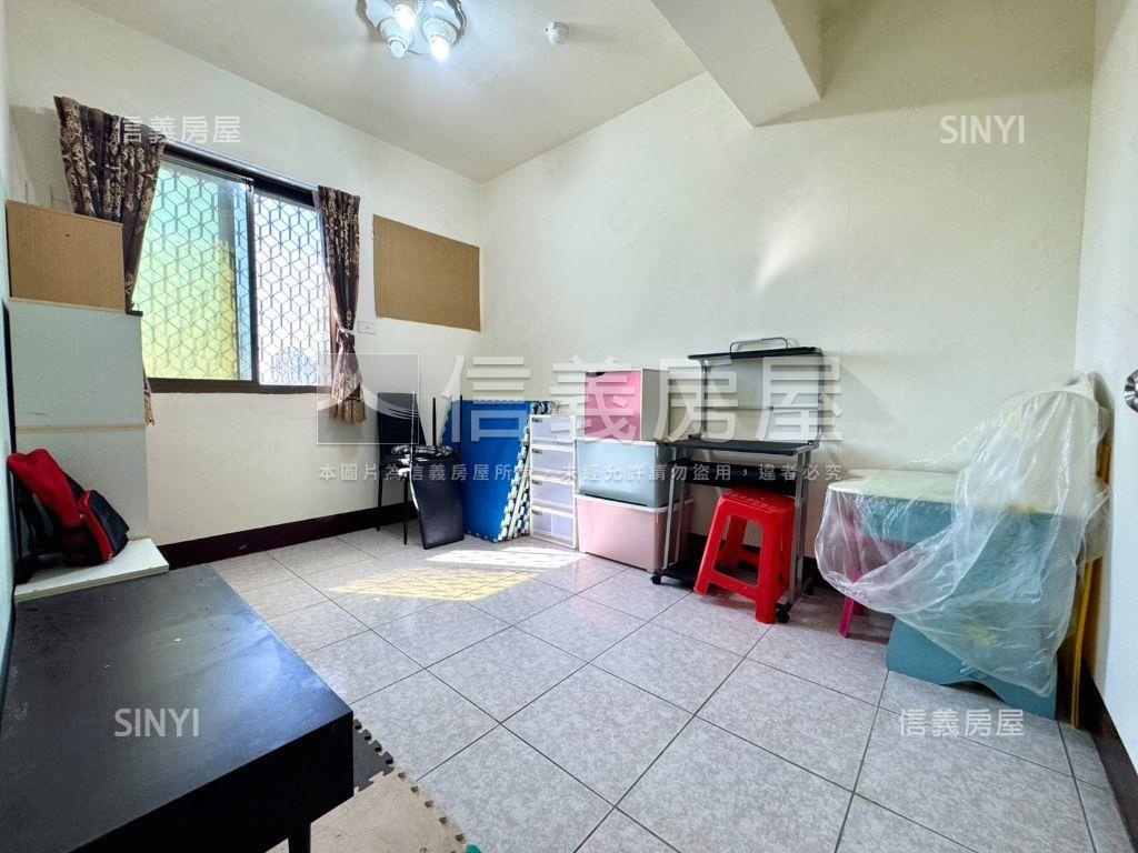 近火車站首購美宅附車位房屋室內格局與周邊環境