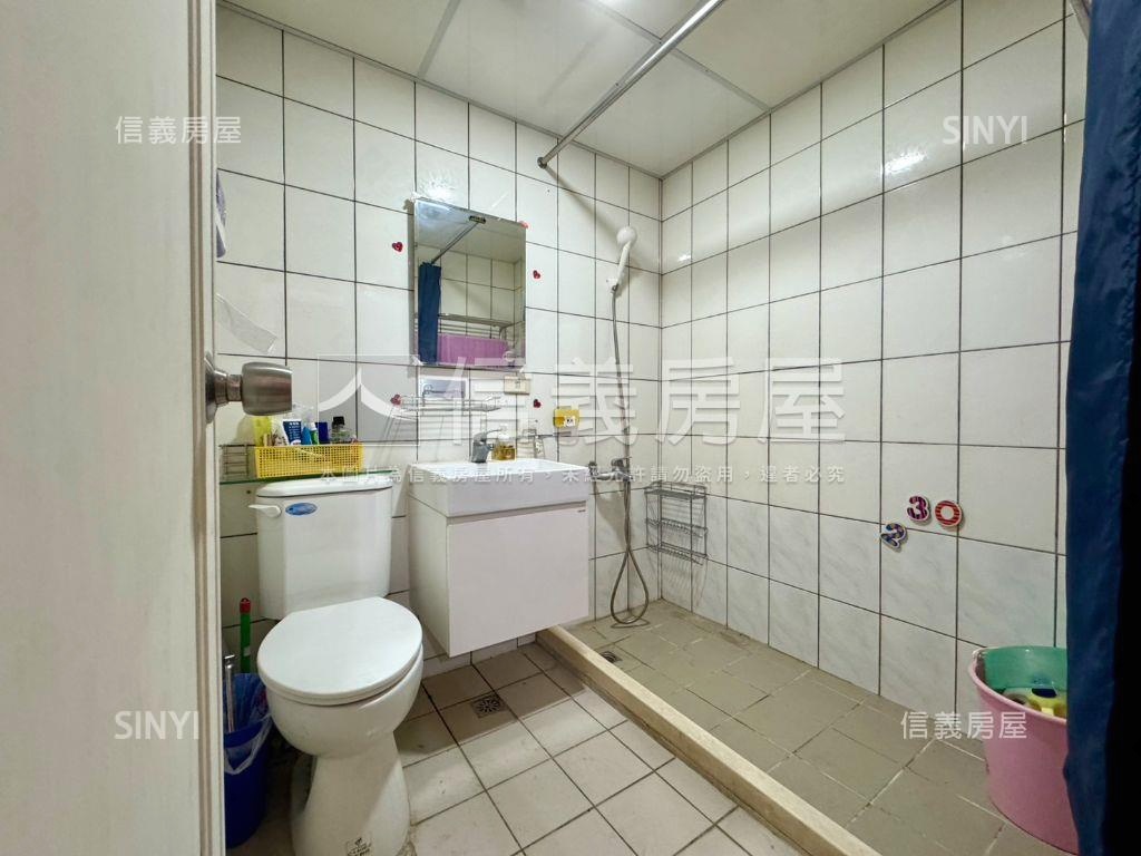 近火車站首購美宅附車位房屋室內格局與周邊環境