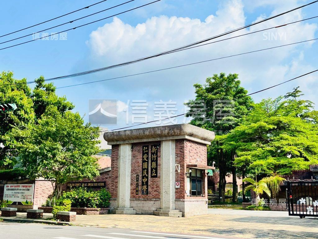 近火車站首購美宅附車位房屋室內格局與周邊環境