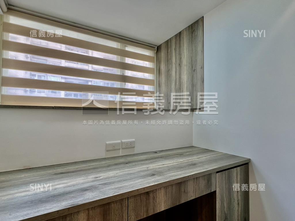 椰風雙併電梯３房車位房屋室內格局與周邊環境