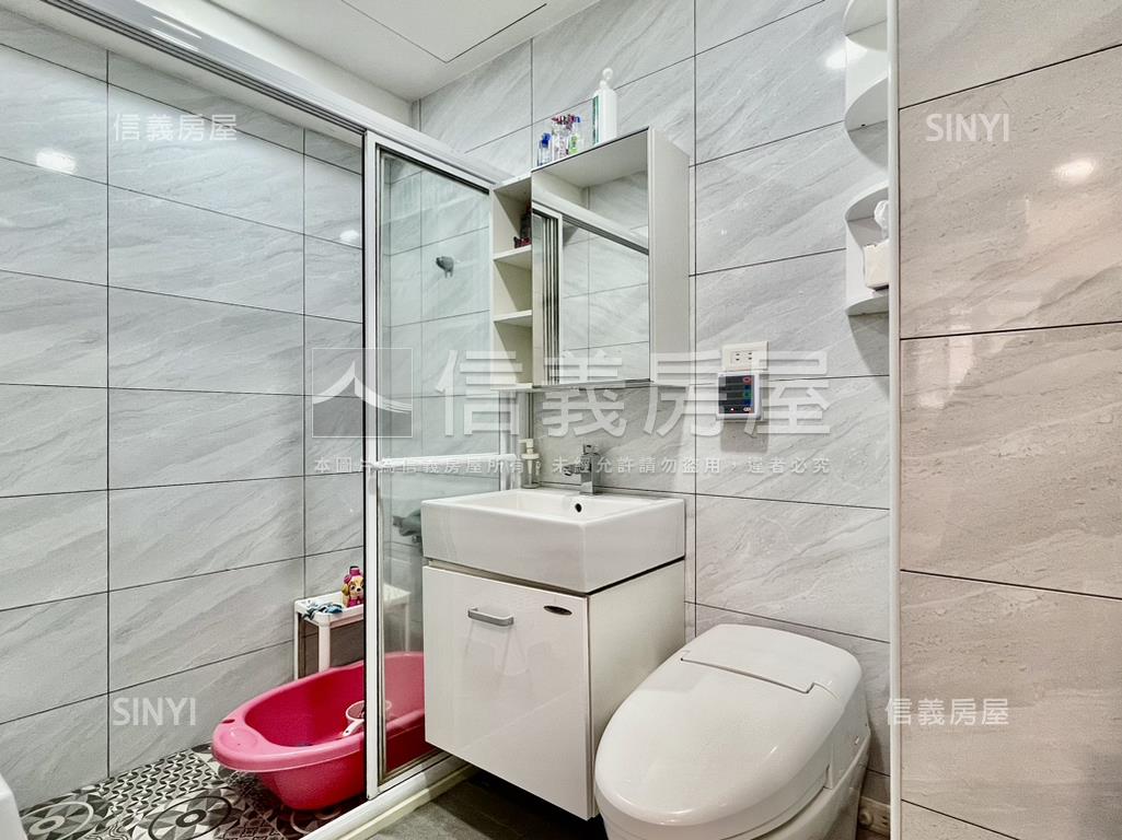 椰風雙併電梯３房車位房屋室內格局與周邊環境