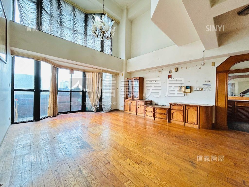 稀有樓中樓電梯大空間房屋室內格局與周邊環境