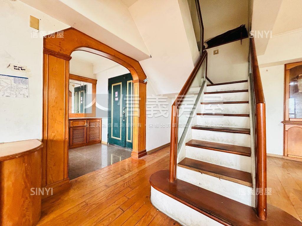 稀有樓中樓電梯大空間房屋室內格局與周邊環境