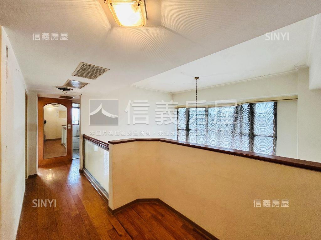 稀有樓中樓電梯大空間房屋室內格局與周邊環境