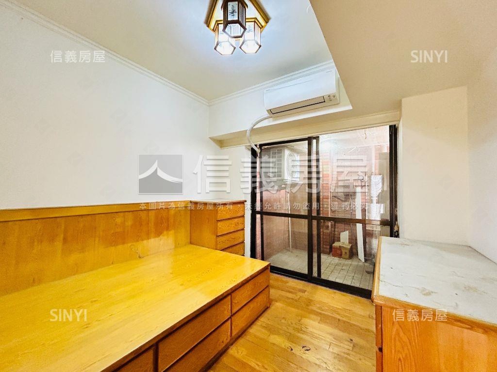 稀有樓中樓電梯大空間房屋室內格局與周邊環境