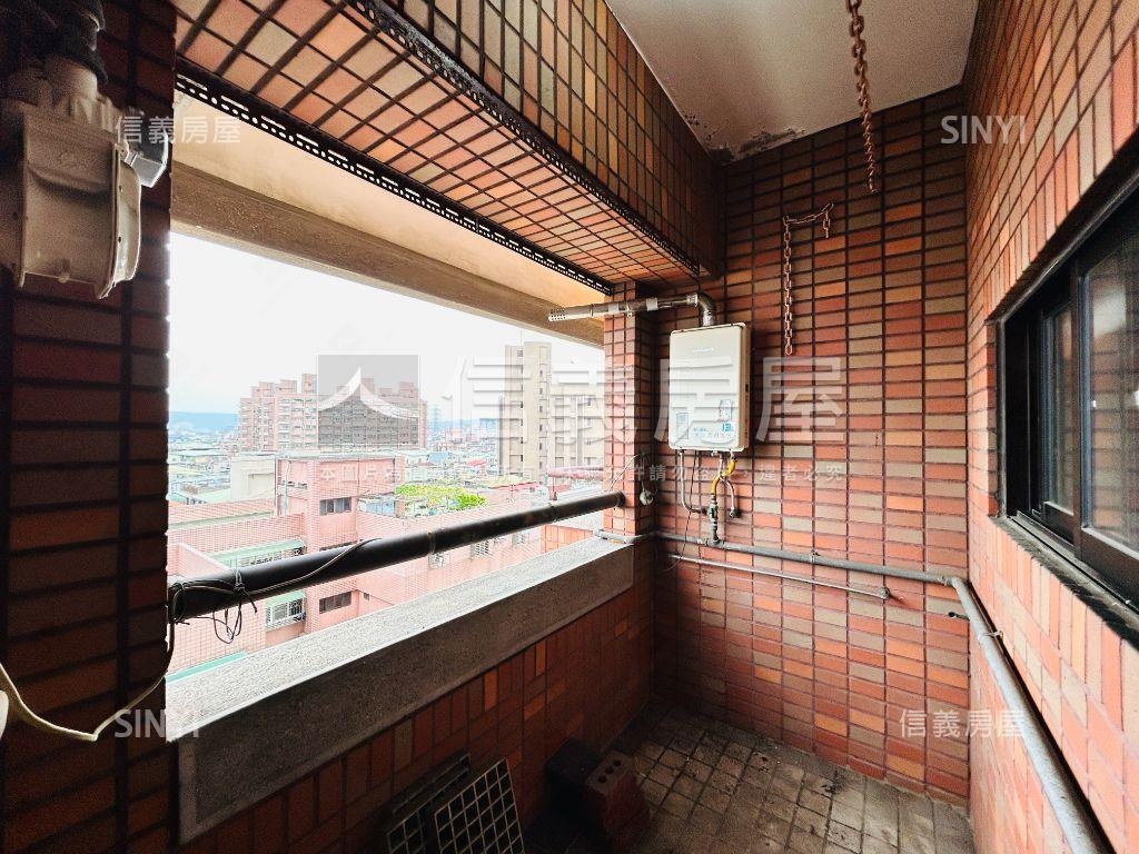 稀有樓中樓電梯大空間房屋室內格局與周邊環境