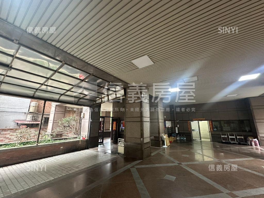 稀有樓中樓電梯大空間房屋室內格局與周邊環境