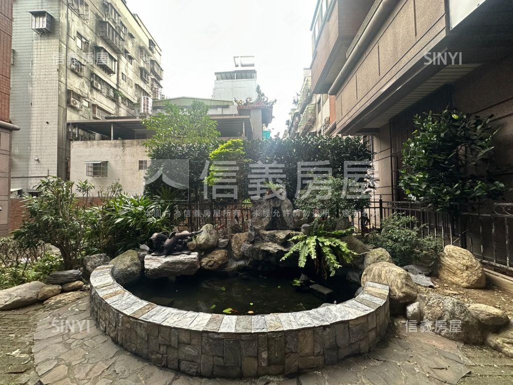 稀有樓中樓電梯大空間房屋室內格局與周邊環境