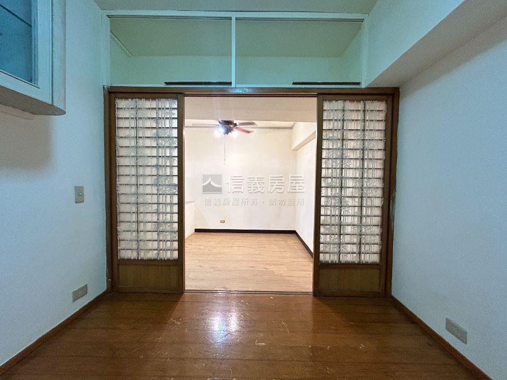 雙敦學區邊間４房管理大樓房屋室內格局與周邊環境