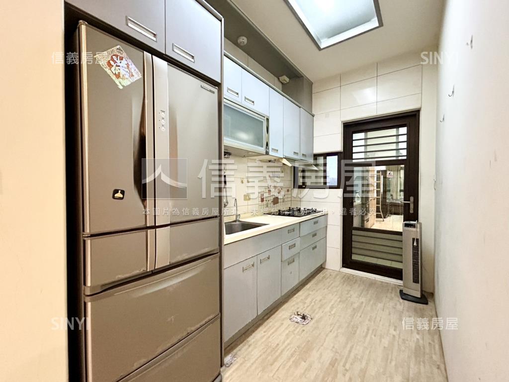 首璽長虹三房雙車位美屋房屋室內格局與周邊環境