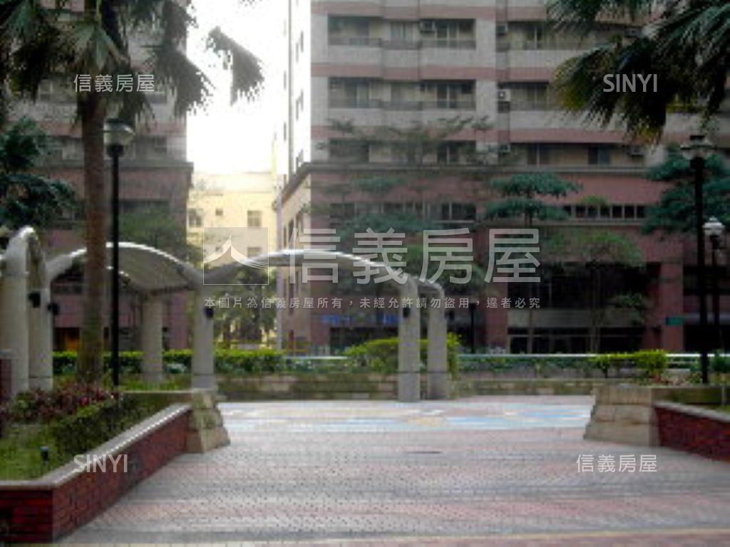 荷蘭村三房車位房屋室內格局與周邊環境