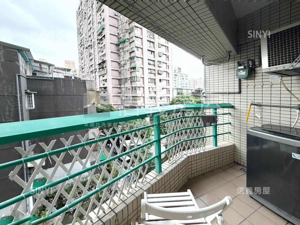近捷運小資有陽台美一房房屋室內格局與周邊環境